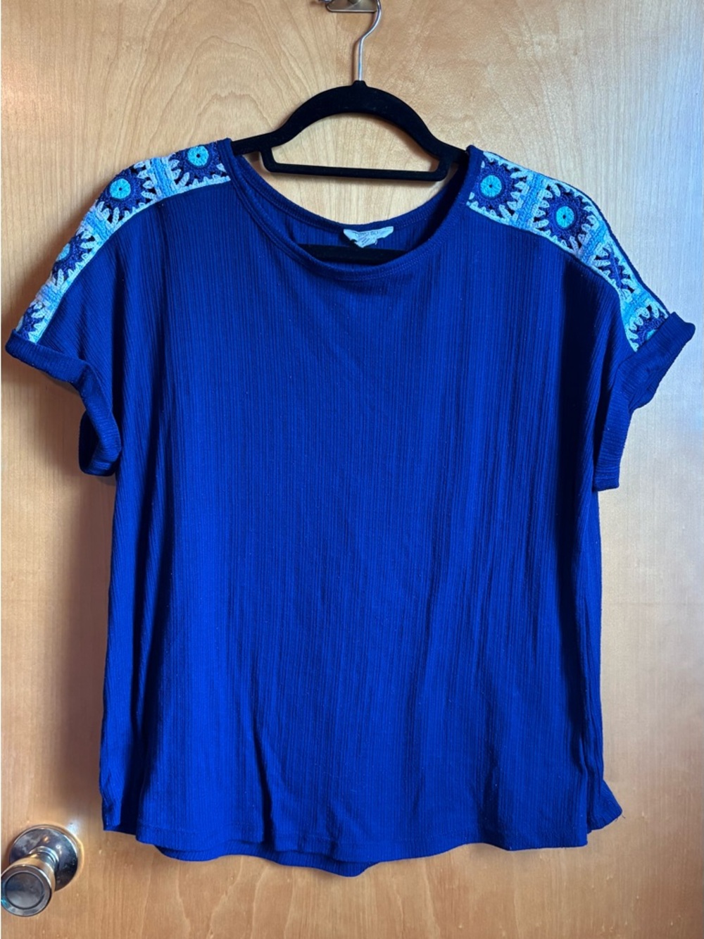 Como Blu Blue Ribbed Top XL Crochet Shoulder Detail Short Sleeve Casual Tee